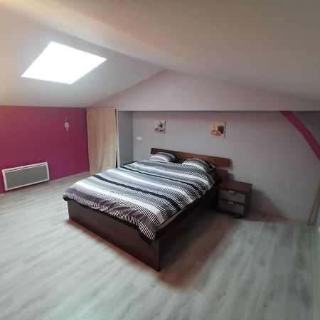 Logis De Reuneubeul Les Peintures Kültér fotó